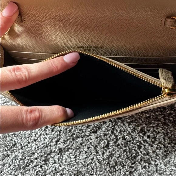 Yves Saint Laurent Cassandre Envelope Chain wallet - Picture 9 of 12